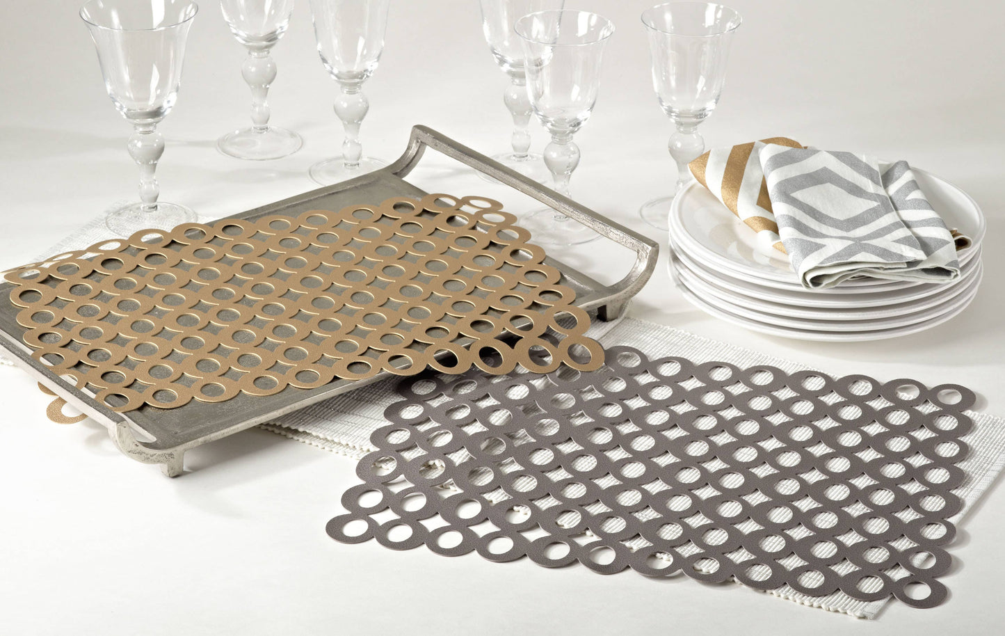 8002 - Silver Circle Cutout Design 14x18 Inch Placemat