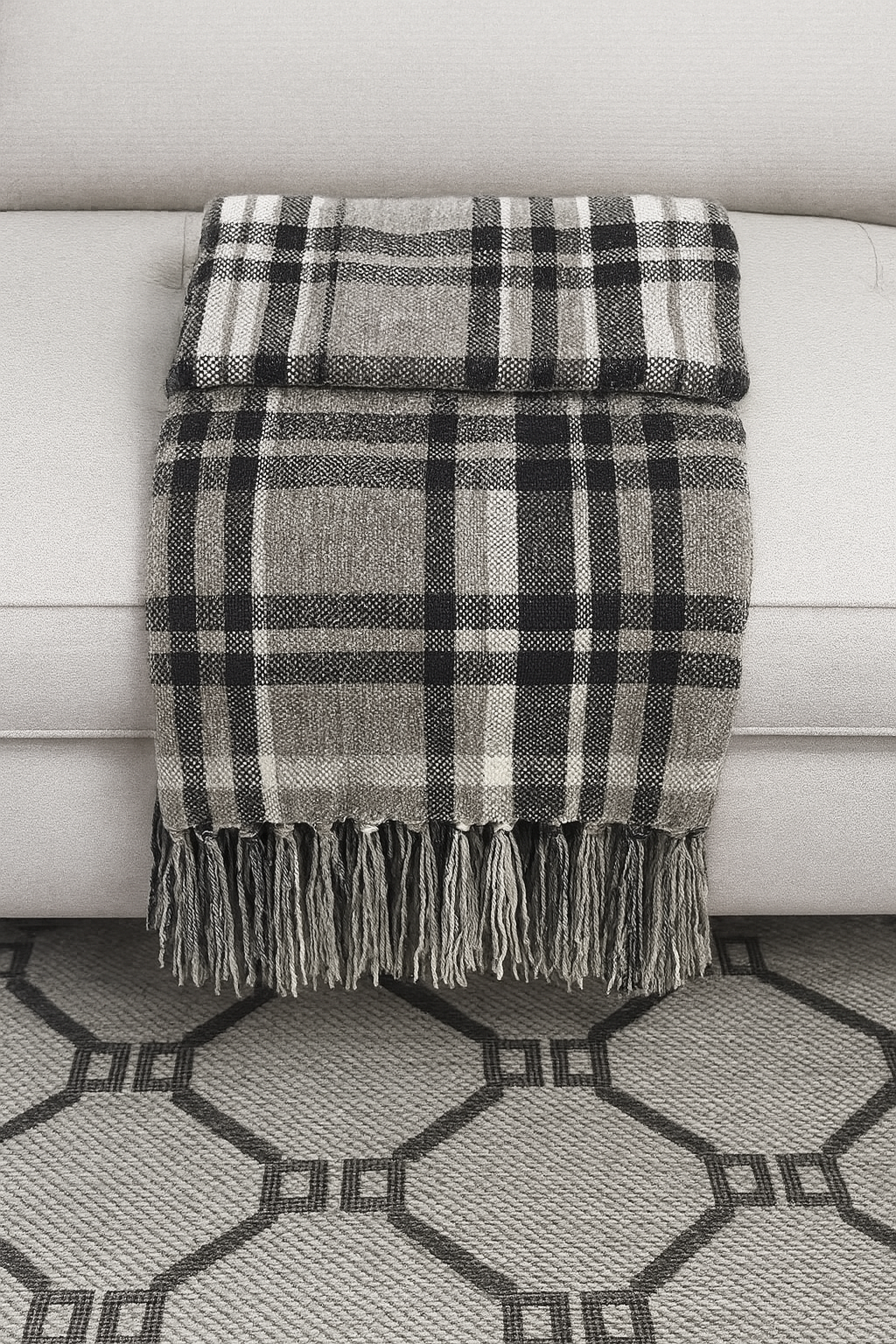 TH0027 - Grey Chenille Woven Plaid Tassel 50"x60" Throw Blanket