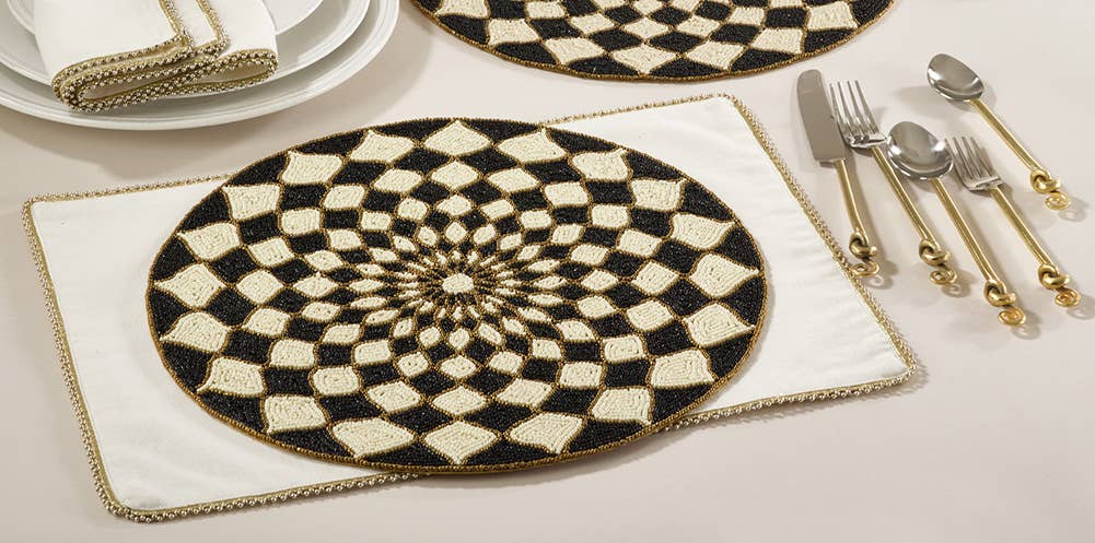 992 - Handmade Glass Beads 15" Round Placemat