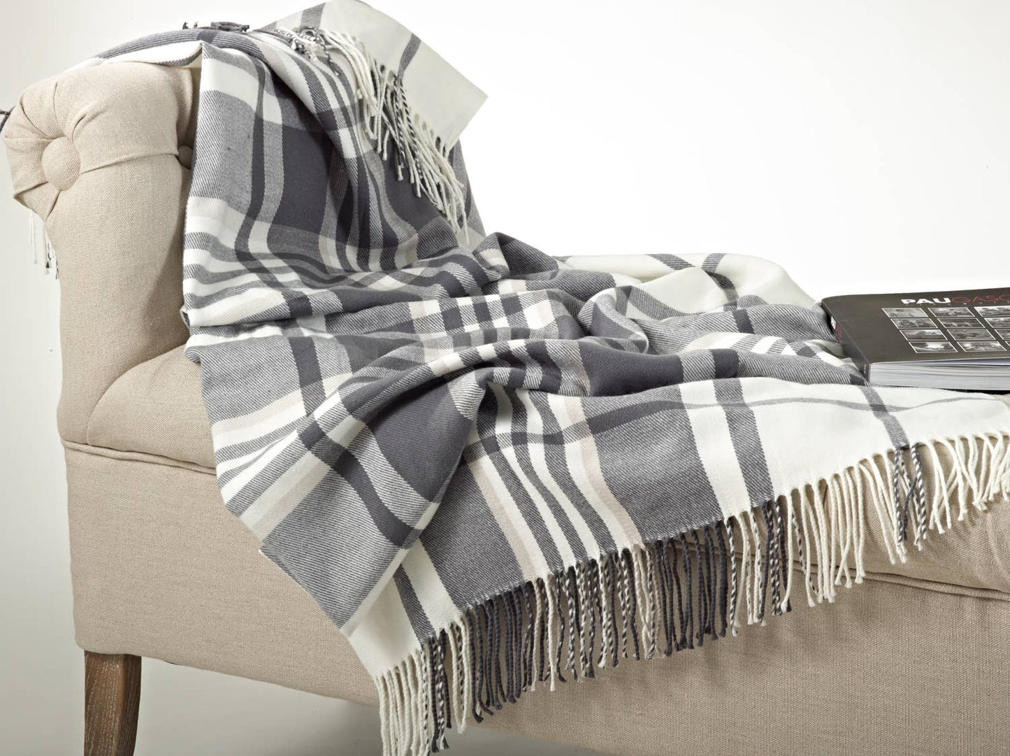 TH261 - Classic Grey-White Plaid Throw Blanket with Fringe