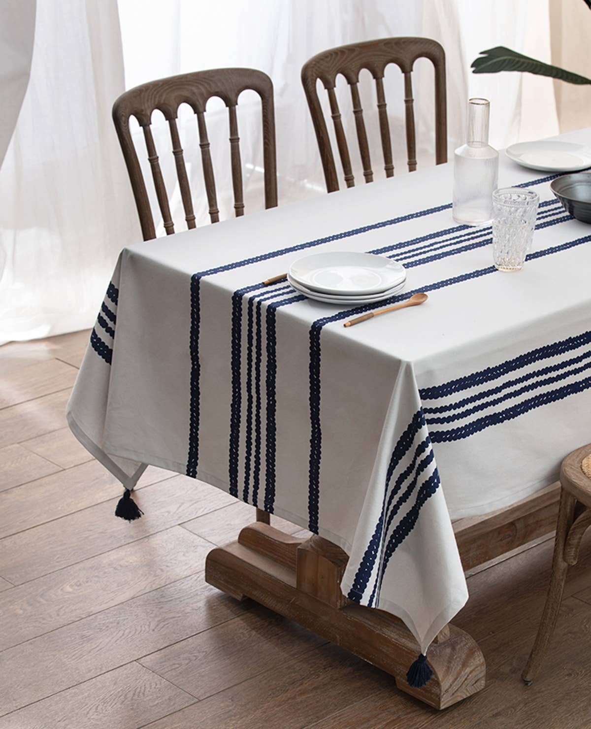 Classic Chain Print Cotton Tasseled Tablecloth