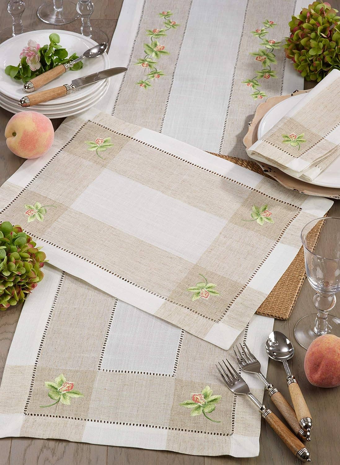 2233 - Cottage Embroidered Orchid 14"x19" Placemat