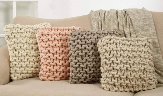 551 - Chunky Knit Wool 18" Throw Pillow