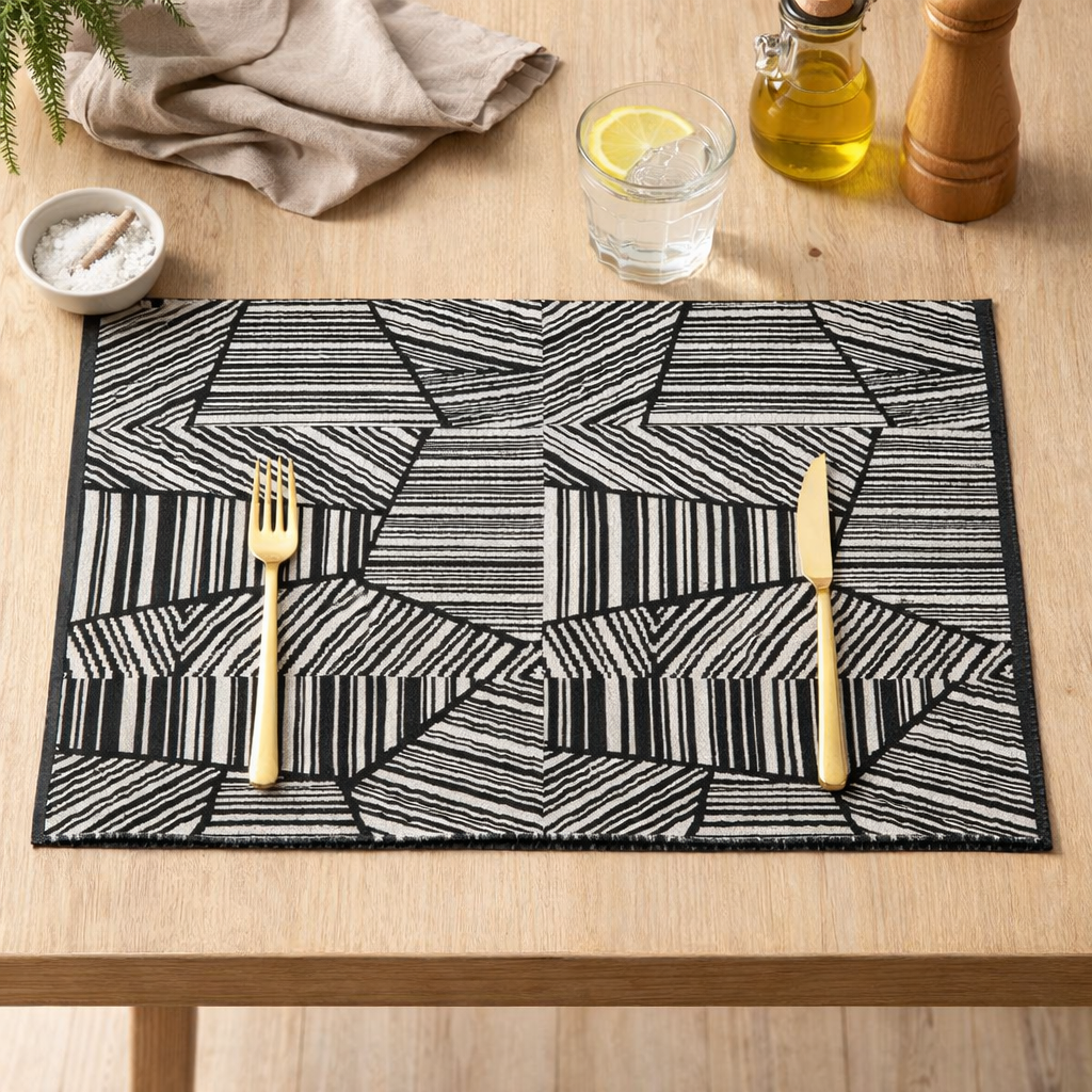 Black Geometric Design Reversible 14"x19" Placemat