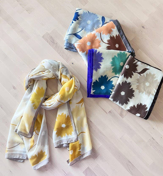 Daisy Pattern Women's Shawl Scarf