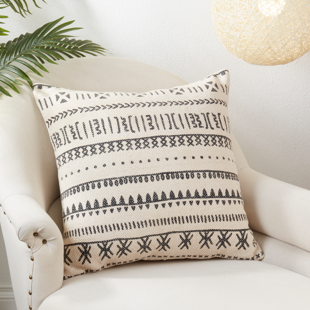 7272 - Mudcloth-Inspired Natural Pattern Cotton 22" Throw Pillow