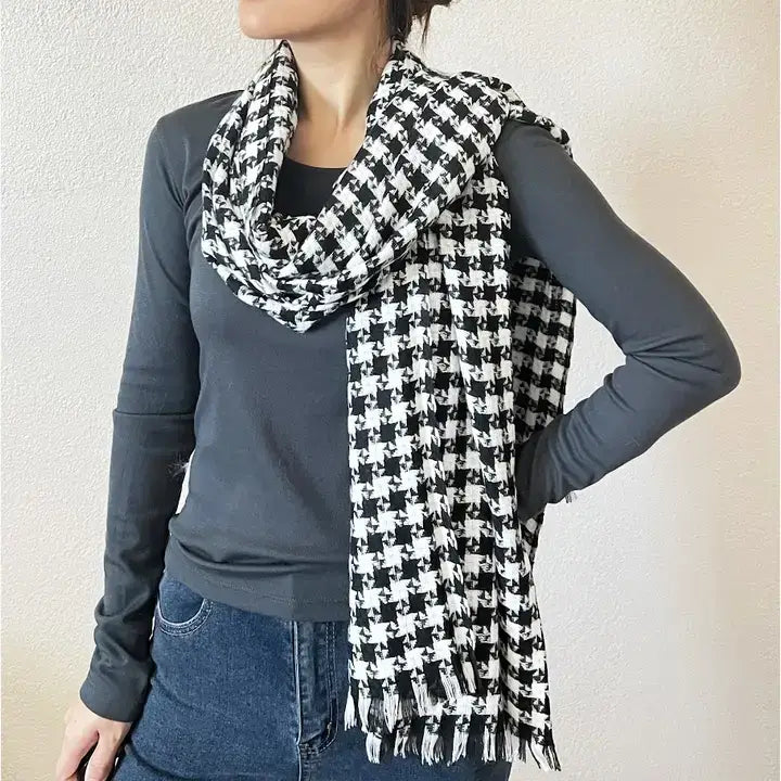 Black Windmill Pattern Woven Cashmere Scarf