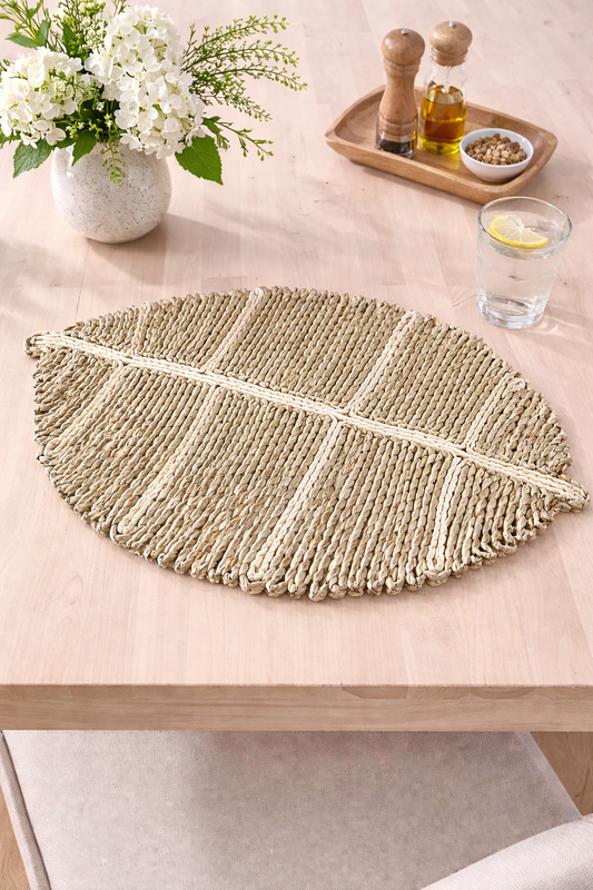 Natural Corn Husk Leaf-Shaped 13"x20" Placemat