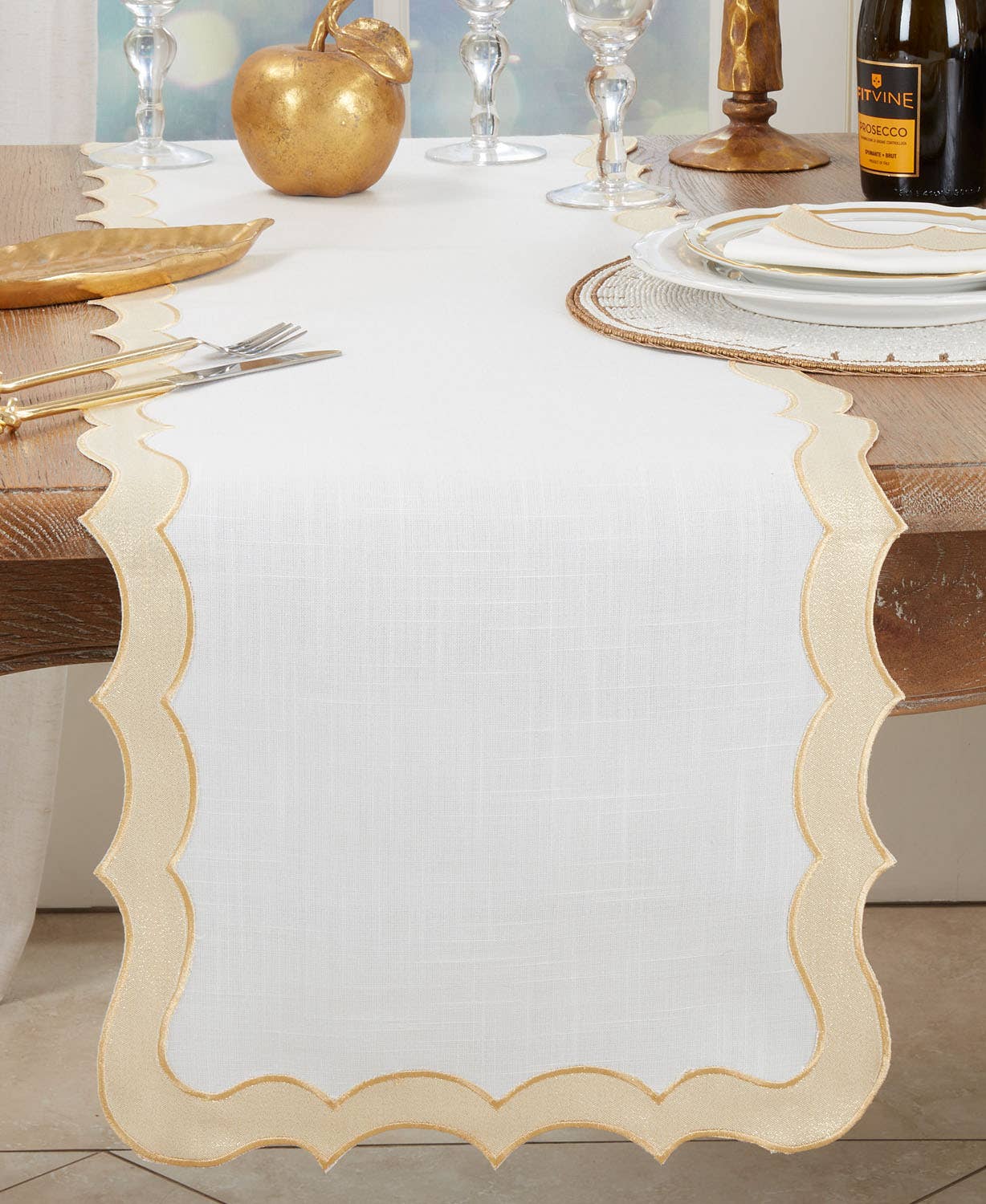 3002 - Gold Scallop Border White Tabel Runner