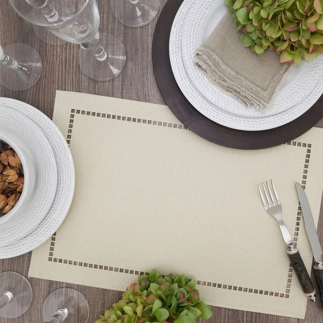 9738 - Ivory Laser-Cut Hemstitch 13X19 Inch Placemat